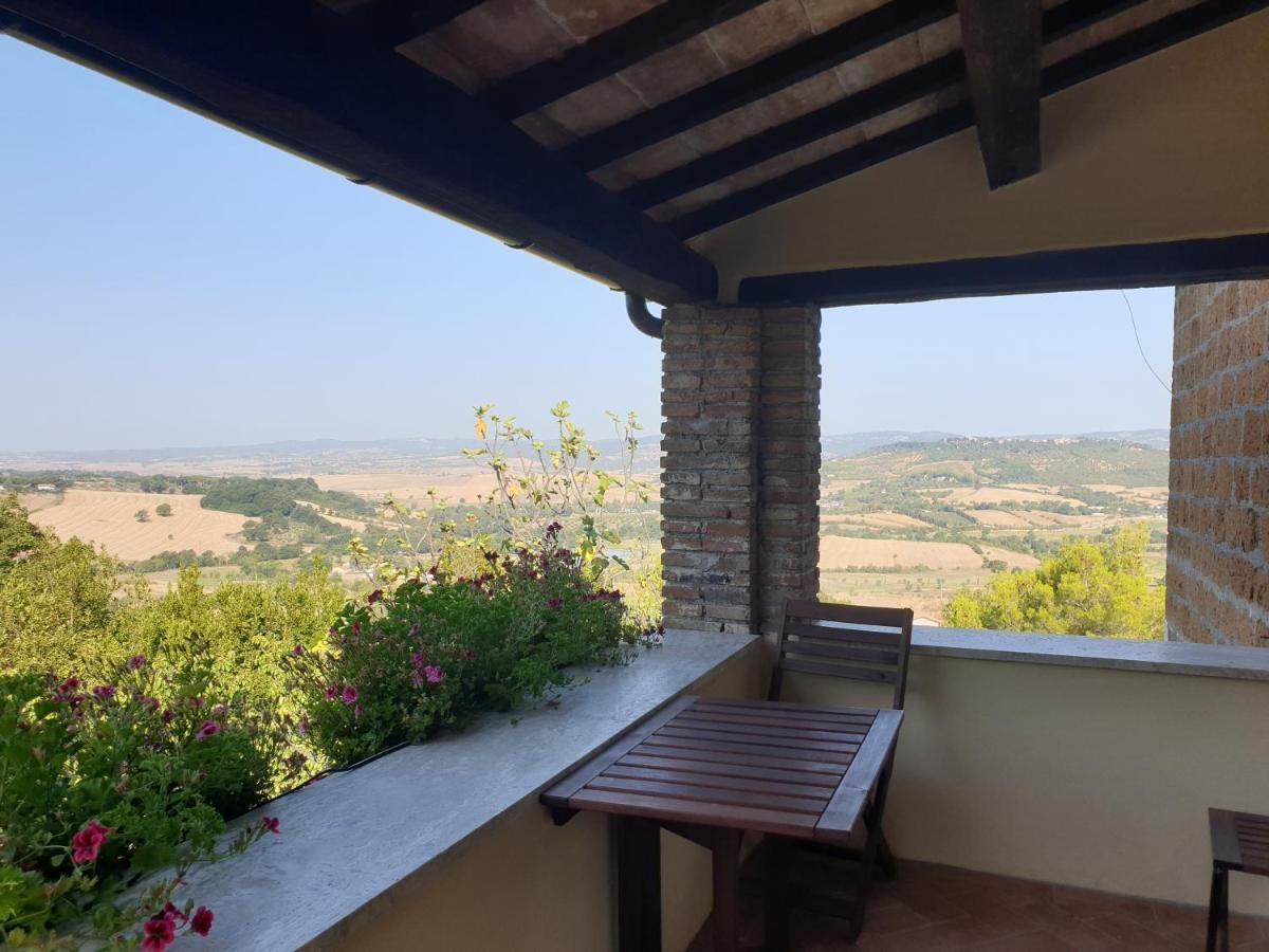 Le Querciolaie Monte Cavallo - Upper Apartment Saturnia Eksteriør billede